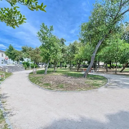 Appartement In Kastel Luksic With Balcony, Air Conditioning, W-lan, Washing Machine 5107-4 *