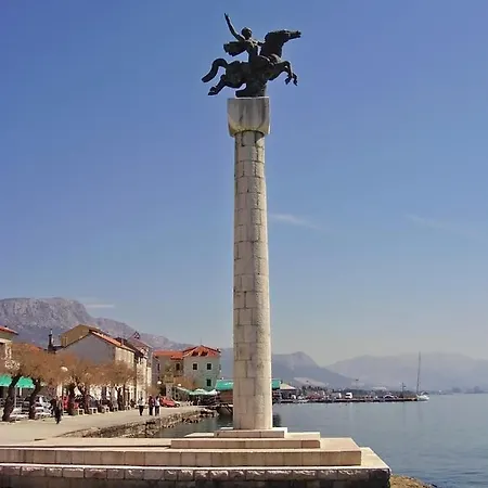 In Kastel Luksic With Balcony, Air Conditioning, W-lan, Washing Machine 5107-4 * Kaštela