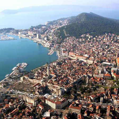 In Kastel Luksic With Balcony, Air Conditioning, W-lan, Washing Machine 5107-4 Appartement Kaštela