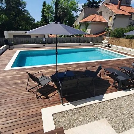 In Kastel Luksic With Balcony, Air Conditioning, W-lan, Washing Machine 5107-4