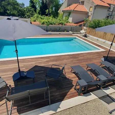 In Kastel Luksic With Balcony, Air Conditioning, W-lan, Washing Machine 5107-4 Apartment Kastela