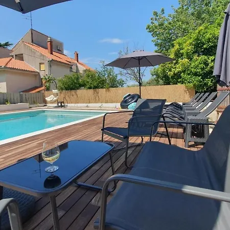 Apartment In Kastel Luksic With Balcony, Air Conditioning, W-lan, Washing Machine 5107-4 Kastela