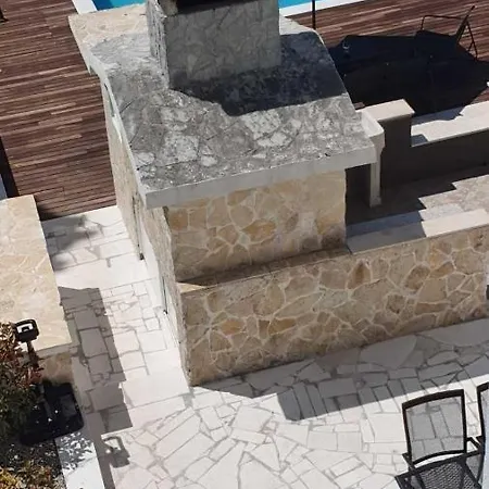 Appartement In Kastel Luksic With Balcony, Air Conditioning, W-lan, Washing Machine 5107-4 *